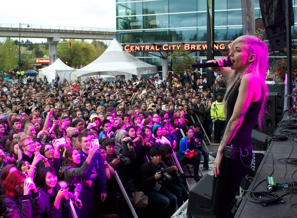 Lights performs for the crowd
